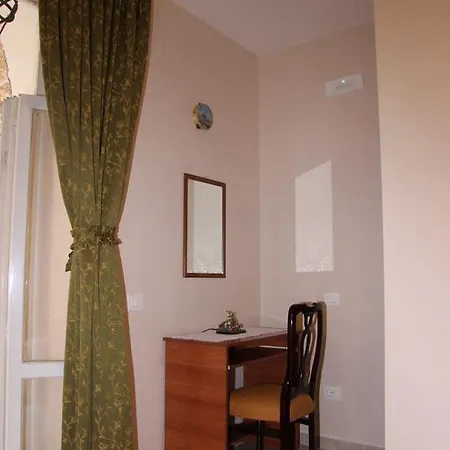 Alojamento de Acomodação e Pequeno-almoço San Gaetano Bed 3*